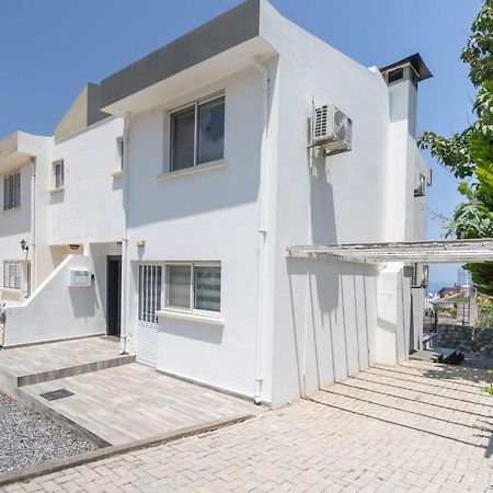 Villa Blue Kirenia Zewnętrze zdjęcie