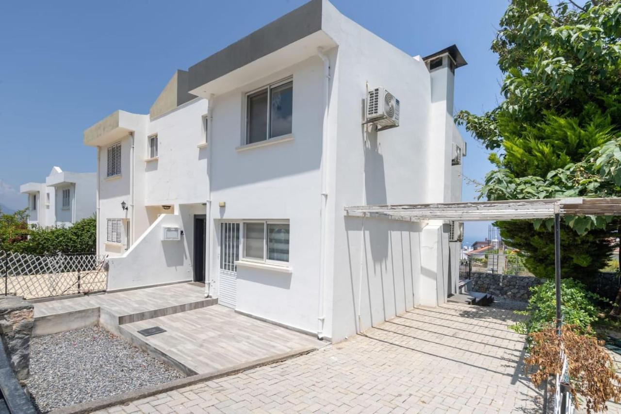 Villa Blue Kirenia Zewnętrze zdjęcie